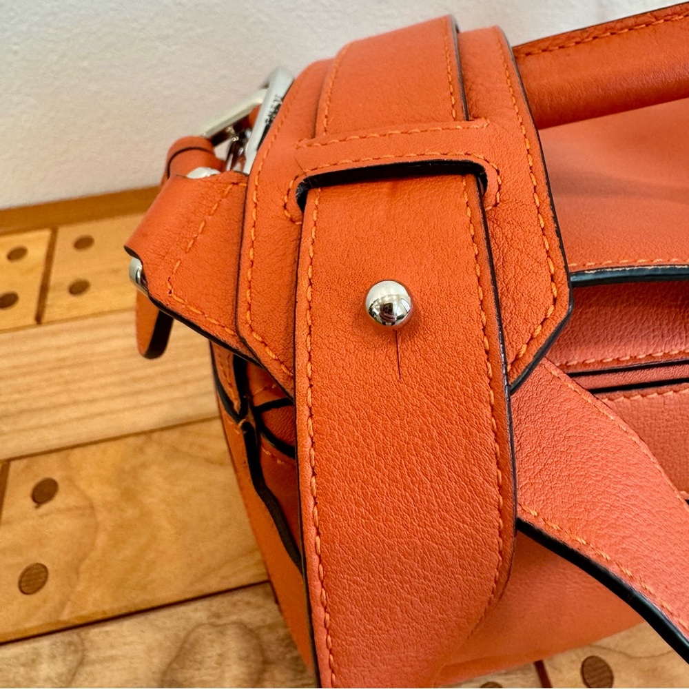 ‼️SOLD‼️ Loewe Medium Puzzle Bag Orange - Picture 16 of 16